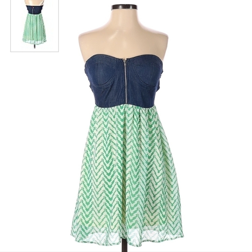Event Dress Strapless Fit & Flare Chambrey Green White Chevron Zip Front Size S